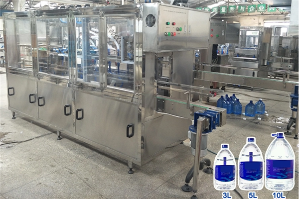 A - La linea di produzione completa completa dell'acqua di Z include la macchina di rifornimento dell'acqua/l'attrezzatura imballaggio dell'acqua 4